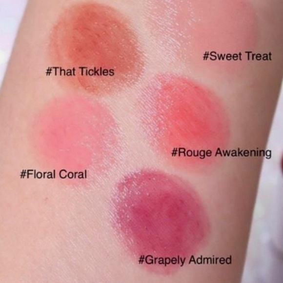 NWT MAC "THAT TICKLES" 'Glowplay Lip Balm' 🎉 BEST CHOSEN AS HOST PICK 🎉 - Picture 12 of 15